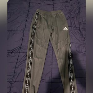Men’s Grey Adidas Sweat Pants. Size small